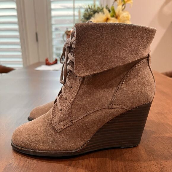 Lucky Brand Suede Tan Wedge Ankle Booties Women’s Size 7 Lace-Up Foldover Boots - Picture 5 of 10